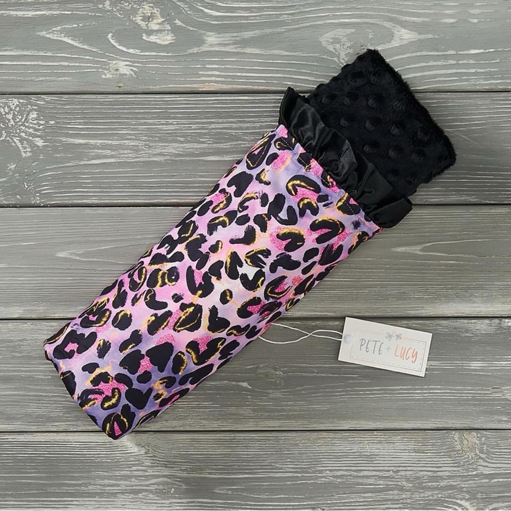 31” x 31 Feline Fusion - Minky Blanket Milk Silk (95% Polyester, 5% Span…